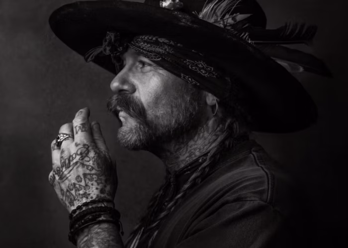 Charlie Overbey headshot