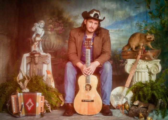 Willi Carlisle headshot