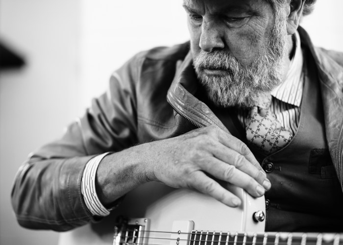 Robert Earl Keen headshot