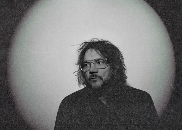 Jeff Tweedy headshot